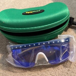 Tipsy Elf Say Can You See Blue Star-Pattern Sunglasses with Green Case
